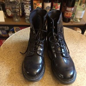 Black Patent 1460w Doc Martens
